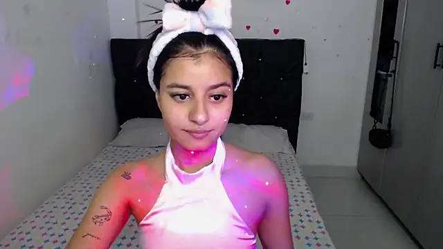 Snapshot of floweer_ chatting on February 2026 06:03:02 AM floweer online show from February 2026 06:03:02 AM