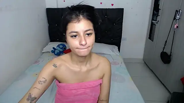 Snapshot of floweer_ chatting on March 2026 04:42:01 AM floweer online show from March 2026 04:42:01 AM