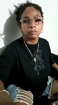 Snapshot of Melanie_candy_ chatting on February 2025 02:17:02 AM Melanie candy online show from February 2025 02:17:02 AM