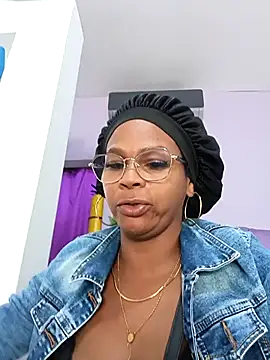Snapshot of Melanie_candy_ chatting on March 2025 07:20:02 PM Melanie candy online show from March 2025 07:20:02 PM