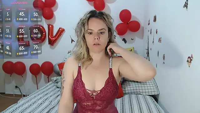 Snapshot of hotmilf4uxxx chatting on April 2026 10:02:02 AM hotmilf4uxxx online show from April 2026 10:02:02 AM