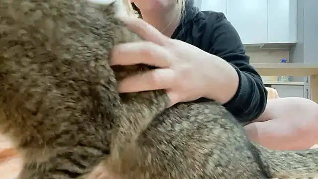 Embersweetbunny online show from October 2025 04:36:02 PM