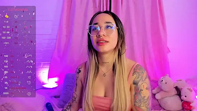 Snapshot of pink_quarz chatting on January 2025 04:27:02 AM pink quarz online show from January 2025 04:27:02 AM