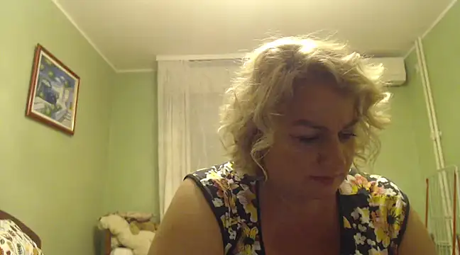 Snapshot of VirginiaNurse chatting on December 2024 09:20:01 PM VirginiaNurse online show from December 2024 09:20:01 PM