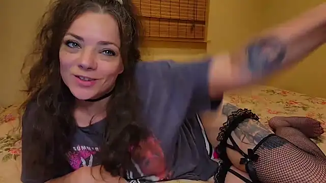 Snapshot of MiaElizabeth chatting on October 2025 09:09:02 AM MiaElizabeth online show from October 2025 09:09:02 AM