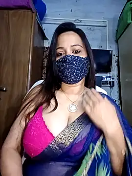Snapshot of albelasummi702 chatting on February 2025 01:12:02 AM albelasummi702 online show from February 2025 01:12:02 AM