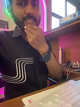 yourluckyfuckboy online show from March 2026 01:00:02 PM