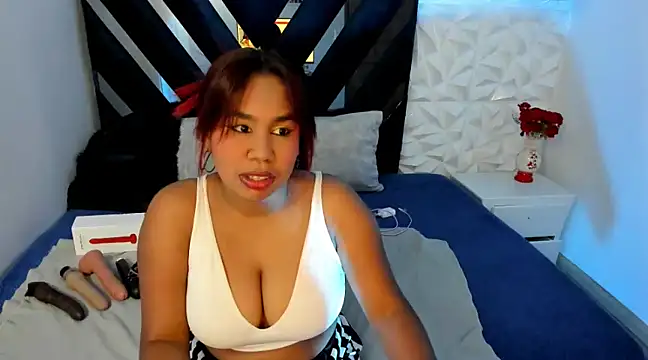 Snapshot of Lizzie_Williams_ chatting on January 2025 03:27:02 AM Lizzie Williams online show from January 2025 03:27:02 AM