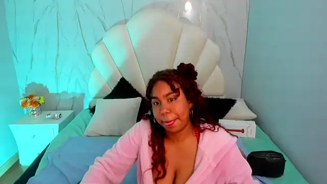 Snapshot of Lizzie_Williams_ chatting on March 2025 07:20:01 AM Lizzie Williams online show from March 2025 07:20:01 AM