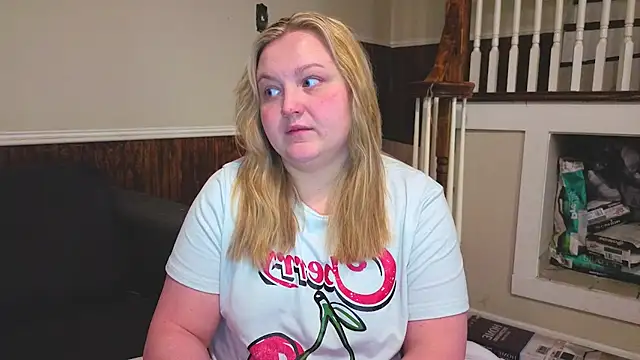 Snapshot of PhatAssBlond chatting on February 2026 07:23:02 PM PhatAssBlond online show from February 2026 07:23:02 PM