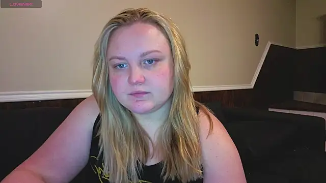 Snapshot of PhatAssBlond chatting on March 2026 06:47:02 PM PhatAssBlond online show from March 2026 06:47:02 PM