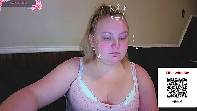 Snapshot of PhatAssBlond chatting on March 2026 09:43:02 PM PhatAssBlond online show from March 2026 09:43:02 PM