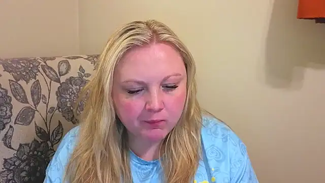 PhatAssBlond online show from April 2026 07:56:02 PM
