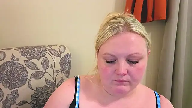 PhatAssBlond online show from April 2026 10:49:02 PM