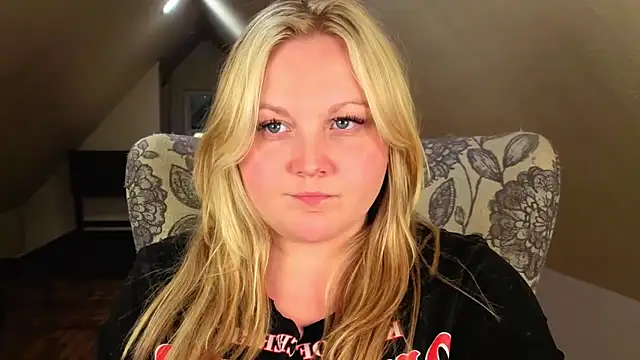 PhatAssBlond online show from May 2026 03:55:02 AM