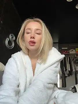 Snapshot of SSSATIVA_model chatting on October 2025 03:42:02 AM SSSATIVA model online show from October 2025 03:42:02 AM