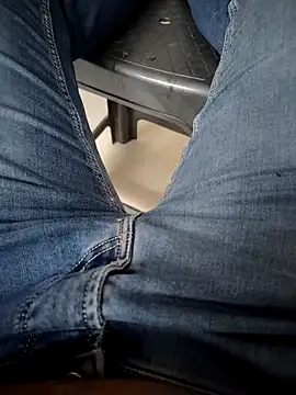 Snapshot of SplitPrestige19 chatting on November 2025 10:36:01 AM SplitPrestige19 online show from November 2025 10:36:01 AM