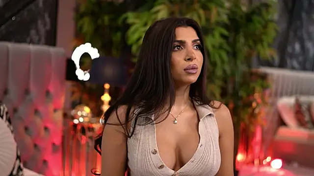 NicoleCellini online show from December 2025 07:32:01 PM