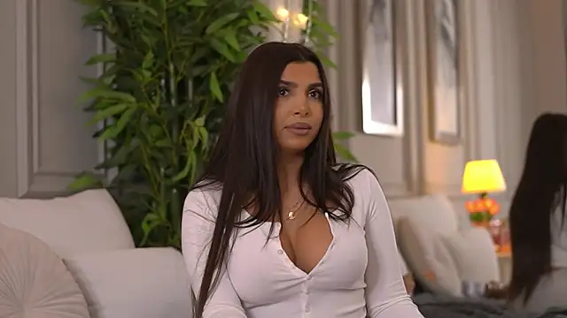 NicoleCellini online show from April 2026 06:38:01 PM