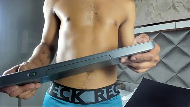 Snapshot of yayi_derek chatting on January 2025 11:34:02 AM yayi derek online show from January 2025 11:34:02 AM