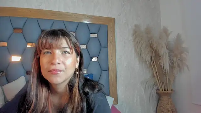 Snapshot of yayi_derek chatting on October 2025 11:33:02 AM yayi derek online show from October 2025 11:33:02 AM