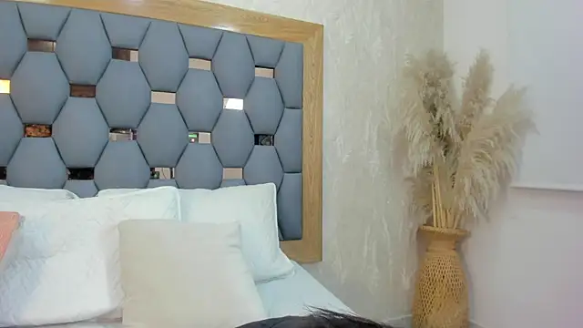 Snapshot of yayi_derek chatting on November 2025 11:34:02 AM yayi derek online show from November 2025 11:34:02 AM