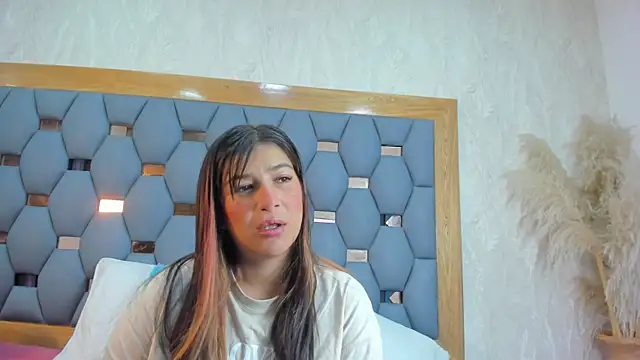 Snapshot of yayi_derek chatting on December 2025 11:37:02 AM yayi derek online show from December 2025 11:37:02 AM