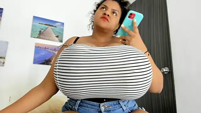 bigmom69  online show from November 2025 02:38:02 PM