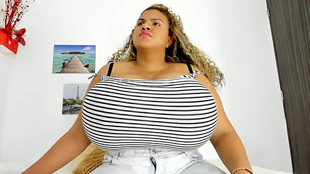 bigmom69  online show from December 2025 12:10:01 PM