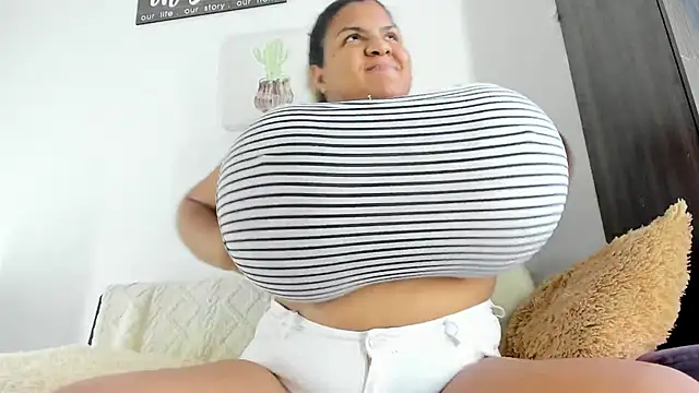 Snapshot of bigmom69_ chatting on March 2026 06:22:02 PM bigmom69 online show from March 2026 06:22:02 PM