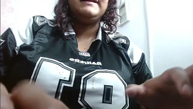 Alisteresa  online show from April 2026 01:27:01 AM