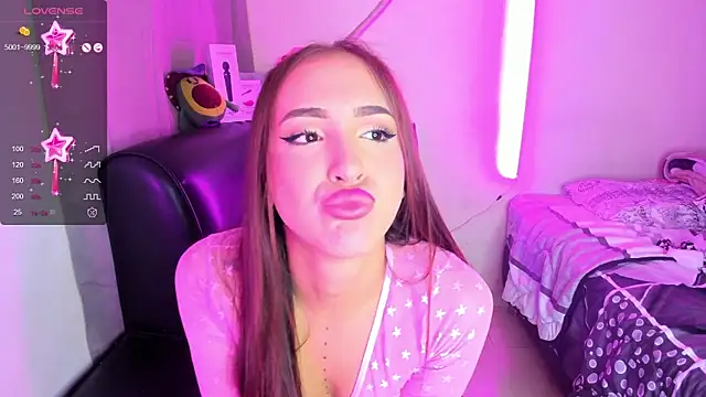 Snapshot of Gothic_slut-without_limit chatting on January 2025 04:34:01 AM Gothic slut-without limit online show from January 2025 04:34:01 AM