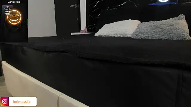 LIZ HOLMES online show from January 2025 10:08:01 AM