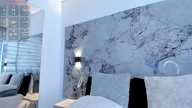 LIZ HOLMES online show from November 2025 12:07:01 PM