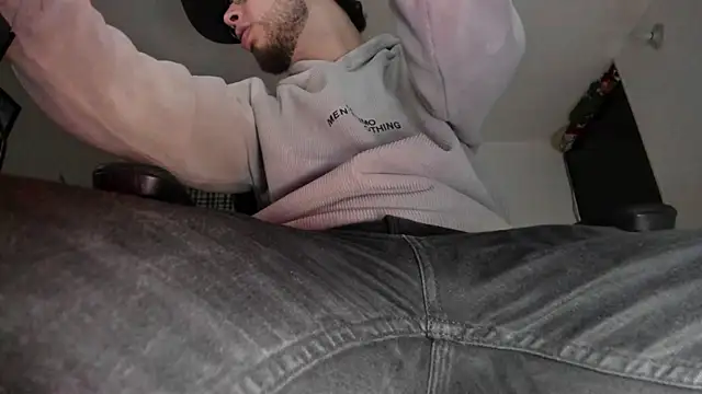 s sven03 online show from October 2025 02:41:02 AM