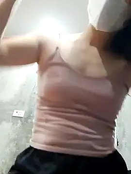 Snapshot of binhyenxx chatting on December 2024 02:24:02 PM binhyenxx online show from December 2024 02:24:02 PM