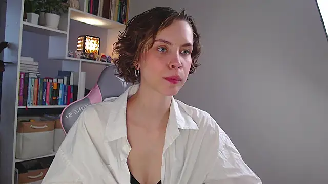 Snapshot of milly_ross chatting on December 2024 07:58:01 AM milly ross online show from December 2024 07:58:01 AM