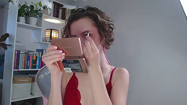 Snapshot of milly_ross chatting on December 2024 07:40:01 AM milly ross online show from December 2024 07:40:01 AM