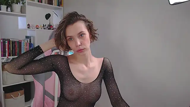 Snapshot of milly_ross chatting on January 2025 06:43:02 AM milly ross online show from January 2025 06:43:02 AM