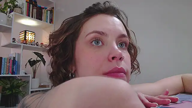 Snapshot of milly_ross chatting on February 2025 10:59:01 AM milly ross online show from February 2025 10:59:01 AM