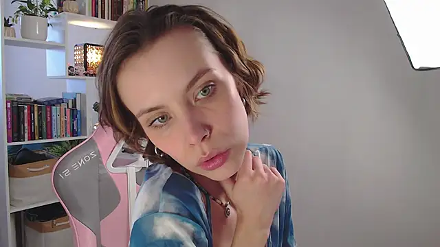 Snapshot of milly_ross chatting on February 2025 07:09:02 AM milly ross online show from February 2025 07:09:02 AM