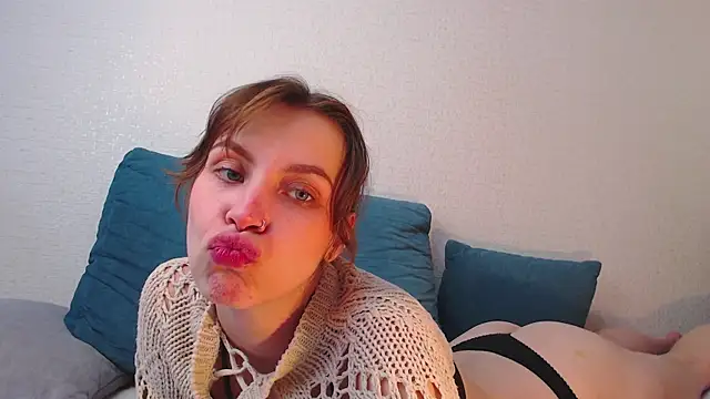 Snapshot of milly_ross chatting on October 2025 10:49:02 AM milly ross online show from October 2025 10:49:02 AM