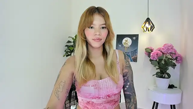 Snapshot of Adria_ross chatting on April 2026 12:29:02 PM Adria ross online show from April 2026 12:29:02 PM