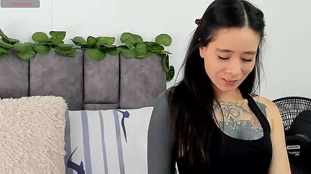 VeronicaTonu online show from December 2024 03:22:02 PM
