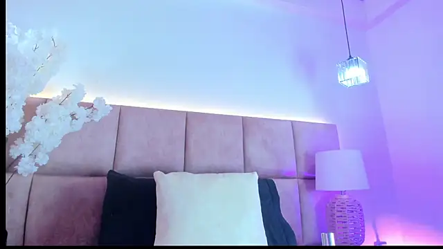 LiaaGenner online show from December 2025 02:40:02 AM