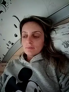 SophyGirl online show from October 2025 01:00:01 PM