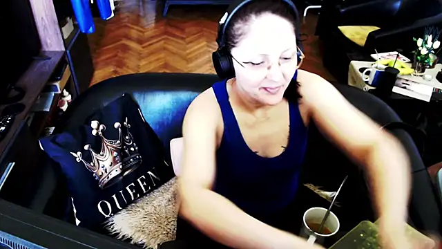 Snapshot of Imperatriza chatting on May 2026 08:08:01 AM Imperatriza online show from May 2026 08:08:01 AM