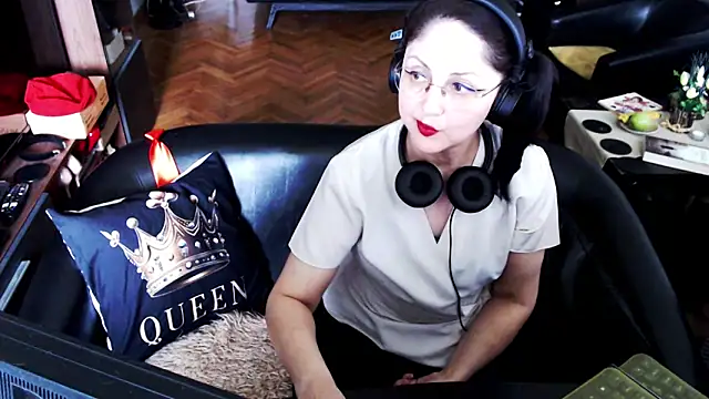 Snapshot of Imperatriza chatting on May 2026 12:24:01 PM Imperatriza online show from May 2026 12:24:01 PM