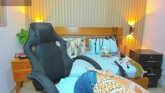 Snapshot of luciana_ballesteros_ chatting on January 2025 12:16:01 PM luciana ballesteros online show from January 2025 12:16:01 PM