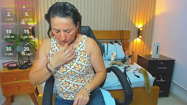 Snapshot of luciana_ballesteros_ chatting on January 2025 03:18:01 PM luciana ballesteros online show from January 2025 03:18:01 PM